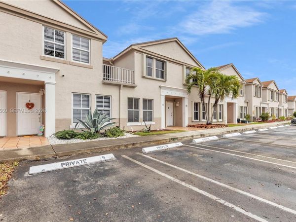 9193 Fontainebleau Blvd, Unit 209, Miami, FL 33172