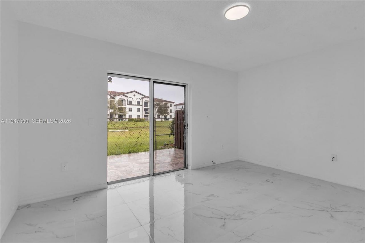 9193 Fontainebleau Blvd, Unit 209, Miami, FL 33172 Photo