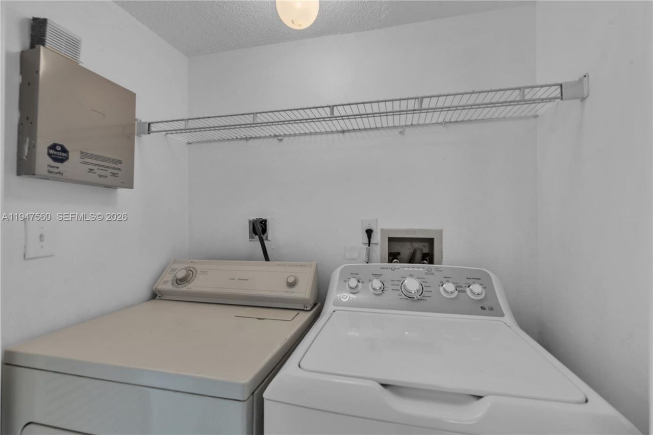 9193 Fontainebleau Blvd, Unit 209, Miami, FL 33172 Photo