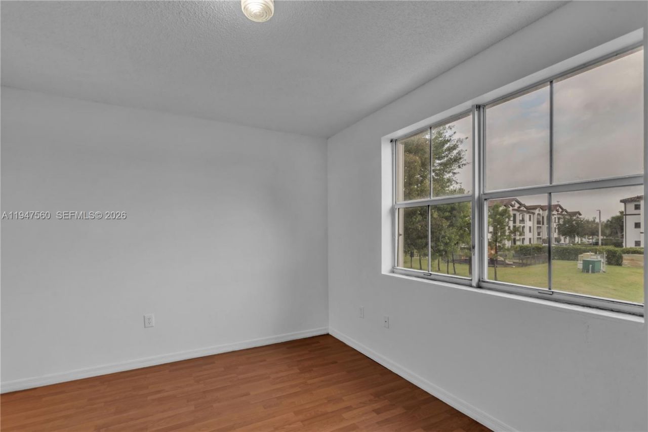 9193 Fontainebleau Blvd, Unit 209, Miami, FL 33172 Photo