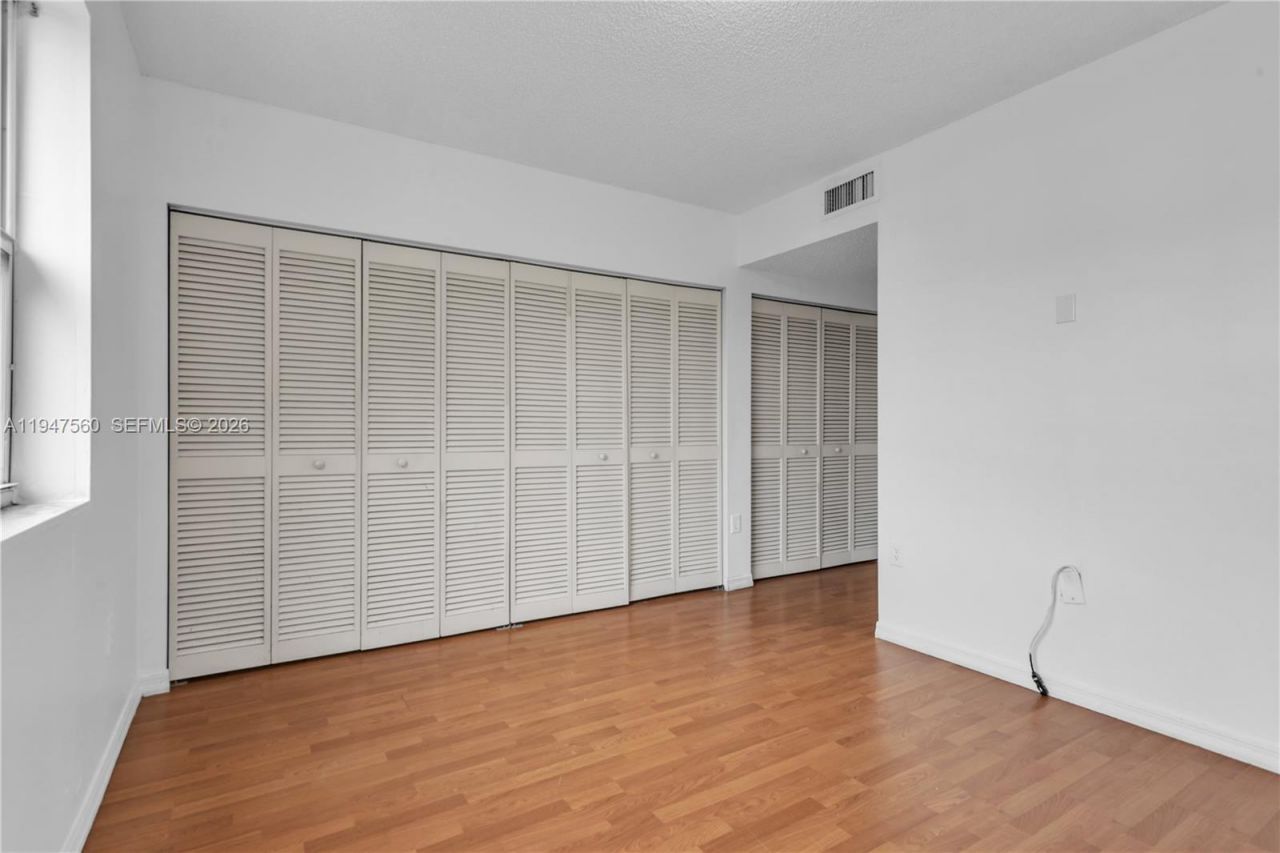 9193 Fontainebleau Blvd, Unit 209, Miami, FL 33172 Photo