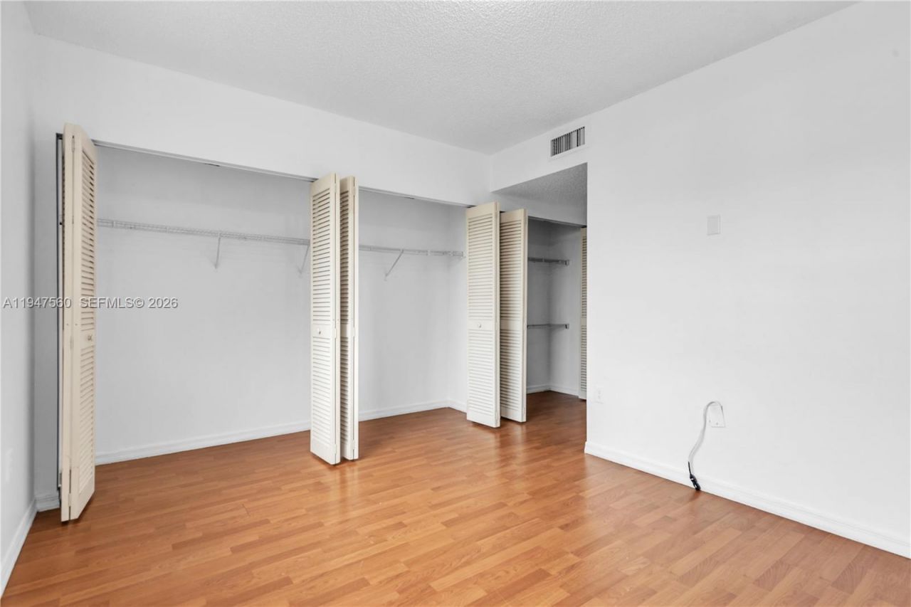 9193 Fontainebleau Blvd, Unit 209, Miami, FL 33172 Photo