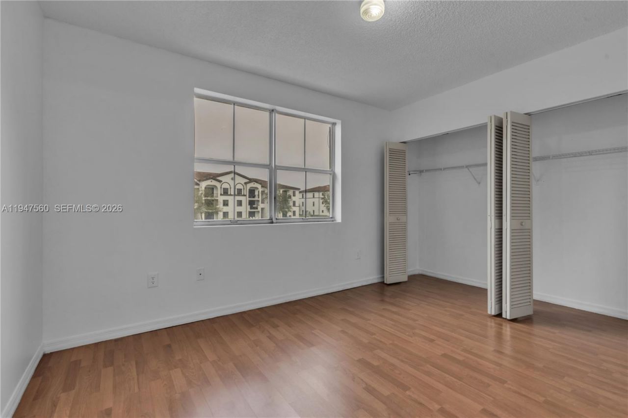 9193 Fontainebleau Blvd, Unit 209, Miami, FL 33172 Photo