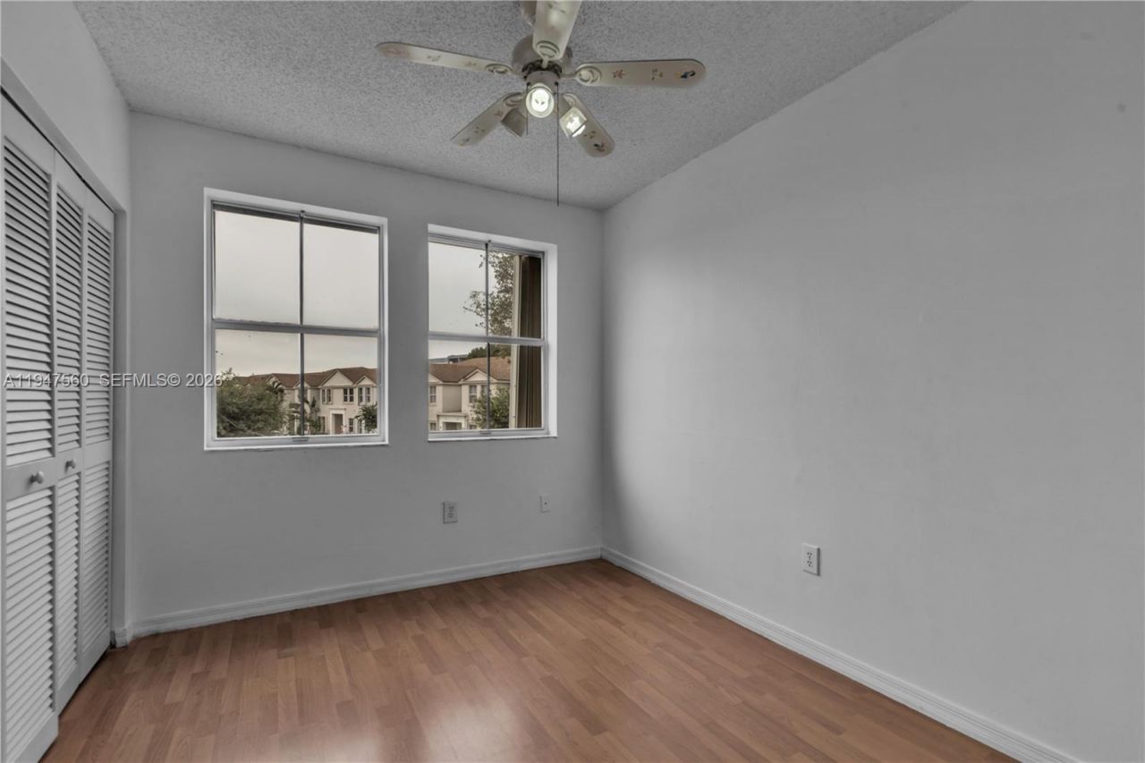 9193 Fontainebleau Blvd, Unit 209, Miami, FL 33172 Photo