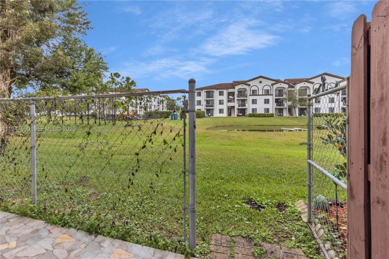 9193 Fontainebleau Blvd, Unit 209, Miami, FL 33172 Photo