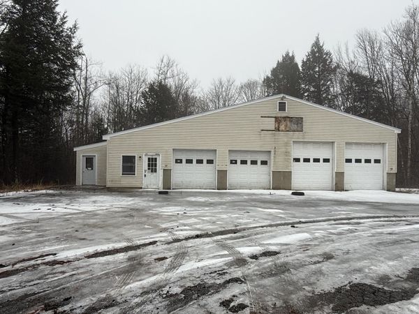 154 Augusta Road , Washington, ME 04574