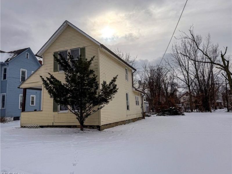 8200 Beman Avenue, Cleveland, OH 44105 Photo 2