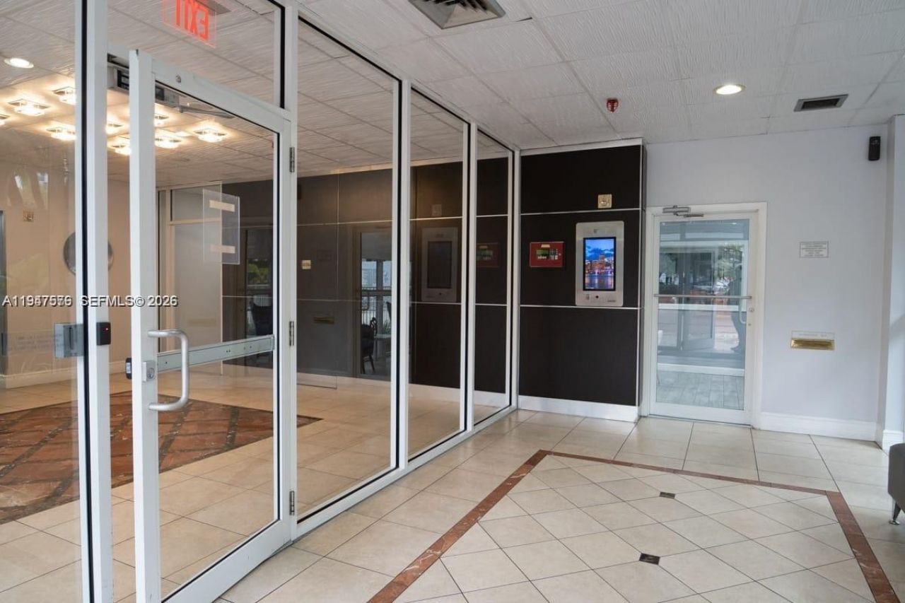 800 N Miami Ave, Unit E-609, Miami, FL 33136 Photo