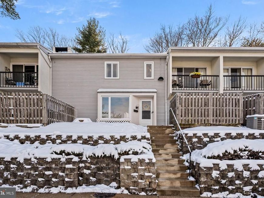 147 W Kenilworth Circle, Newtown Square, PA 19073 Main Photo