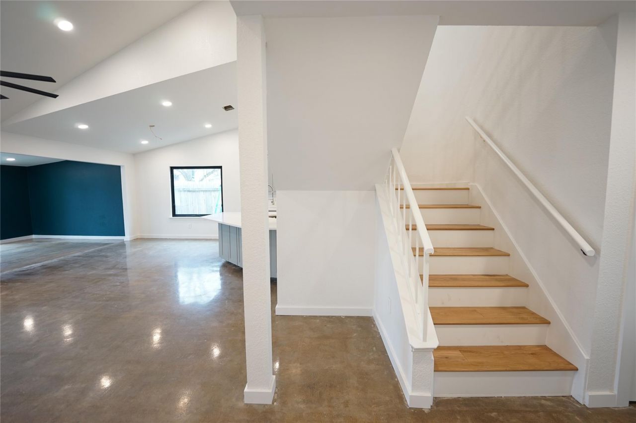 8006 Tiffany Dr, Austin, TX 78749 Main Photo