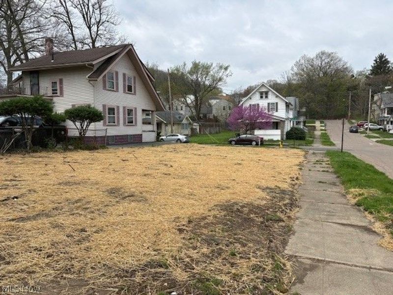 777 Ruth Avenue, Akron, OH 44307 Photo 3