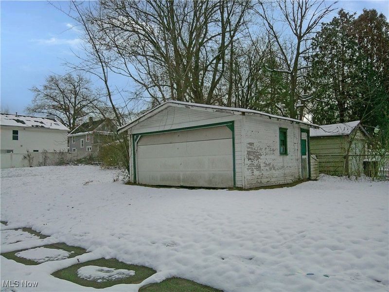 777 Ruth Avenue, Akron, OH 44307 Photo 5