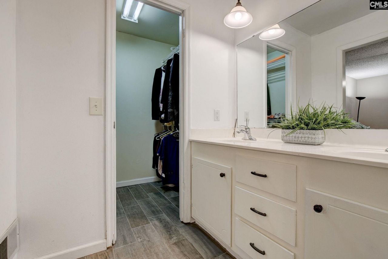 311 Duchess Trail  Photo 29