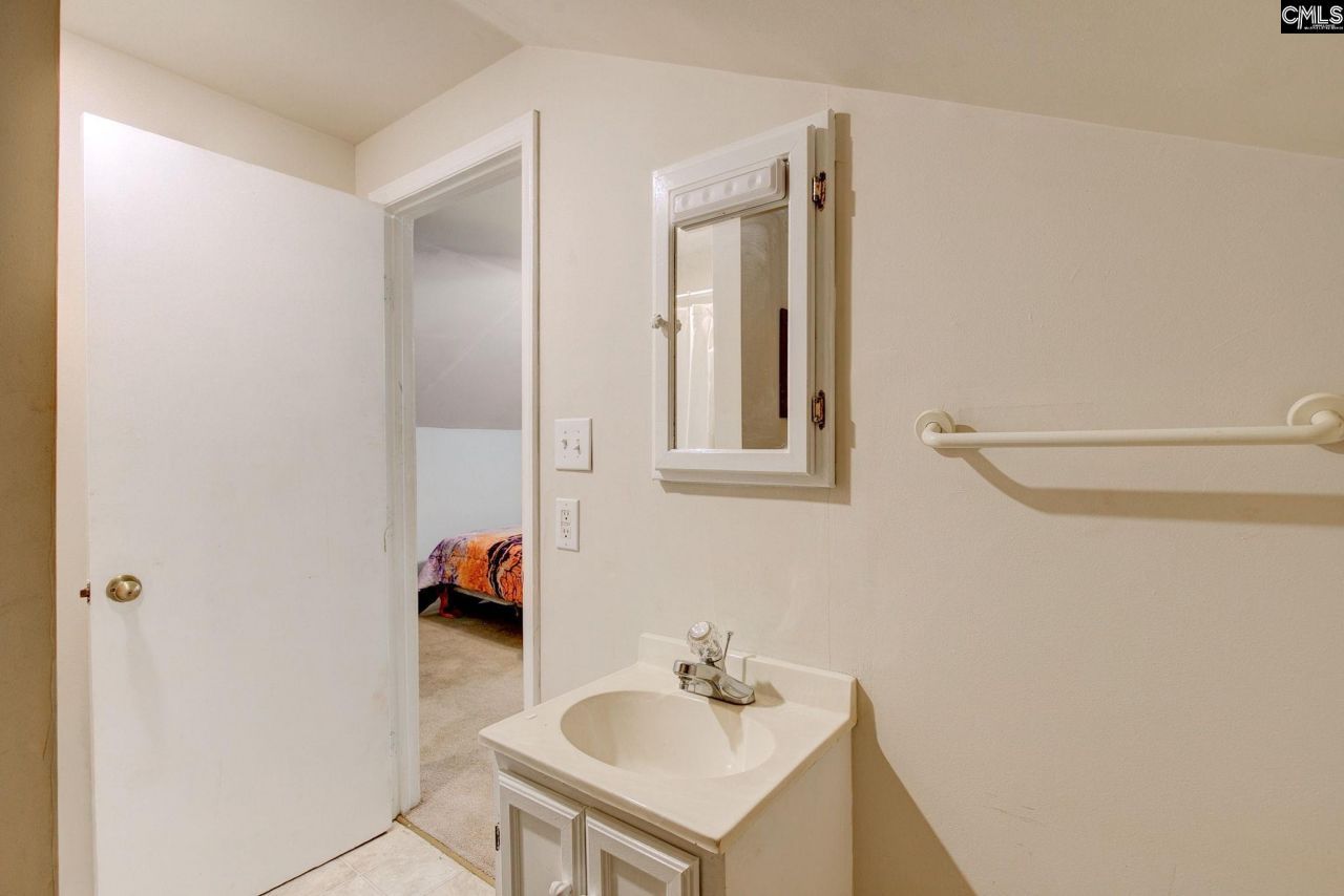 311 Duchess Trail  Photo 32