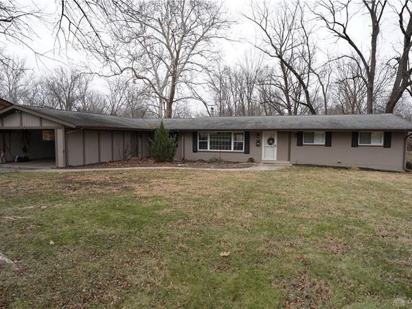4096 Woodedge Drive, Bellbrook, OH 45305