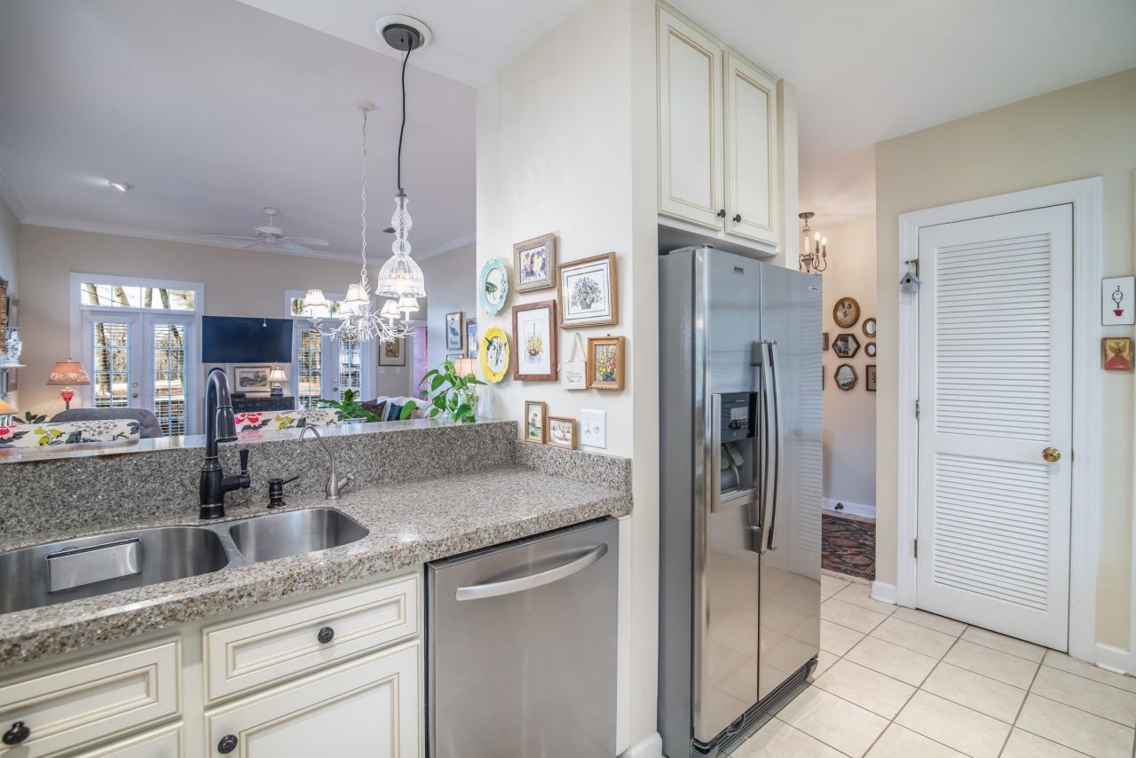 1808 Laurel Trail Photo 17