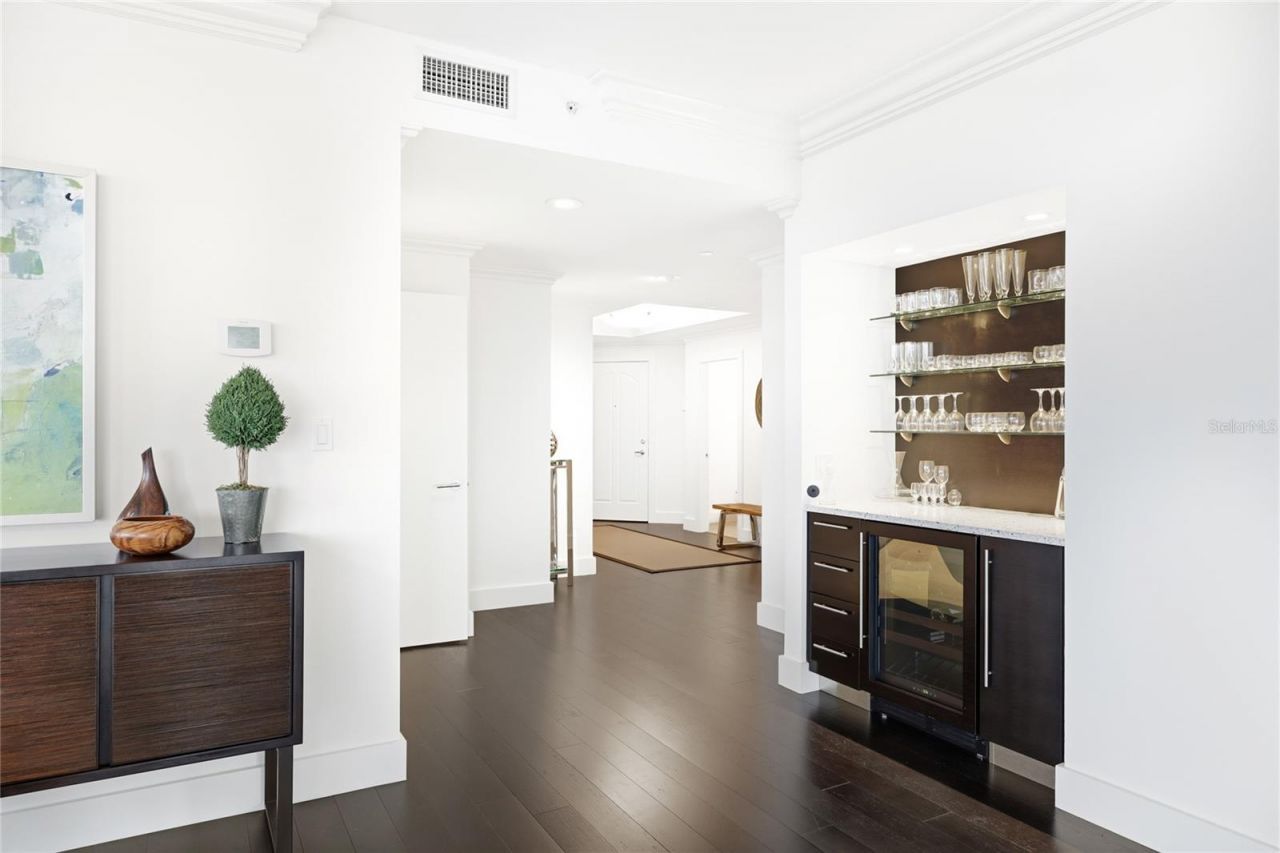 455 Longboat Club Road, Unit 408, Longboat Key, FL 34228 Photo