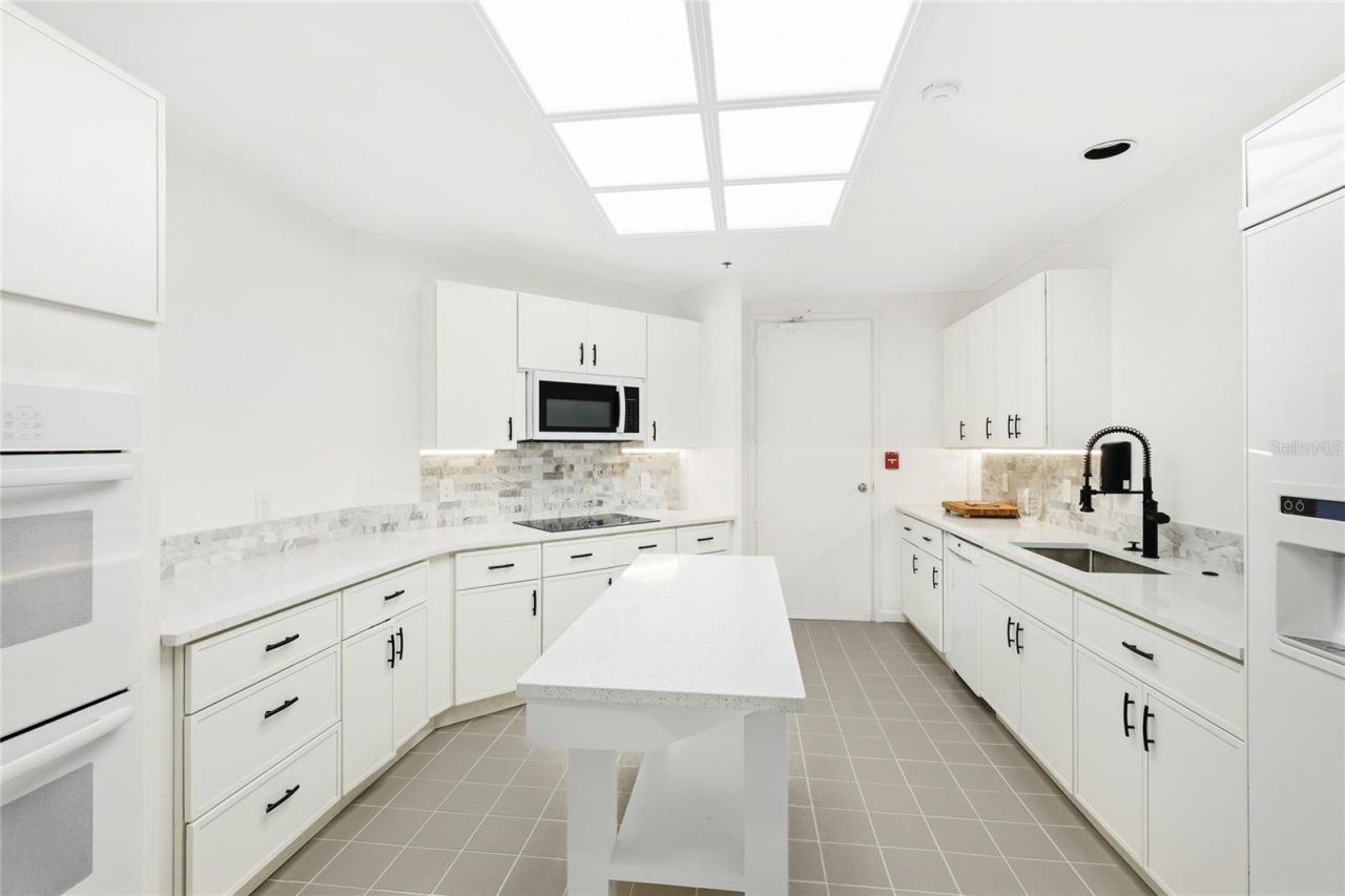 455 Longboat Club Road, Unit 408, Longboat Key, FL 34228 Photo