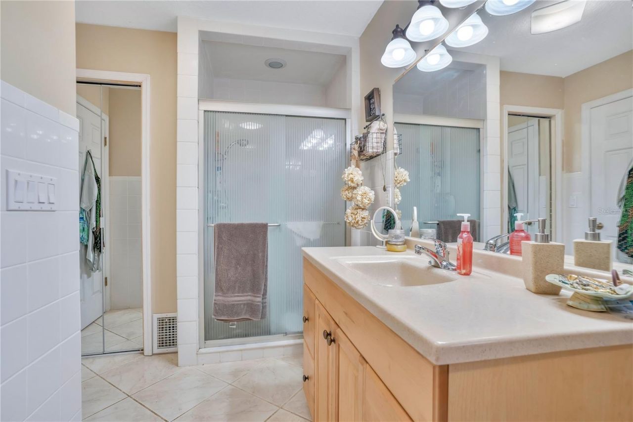 2067 Lake Juanita Road, Seville, FL 32190 Photo