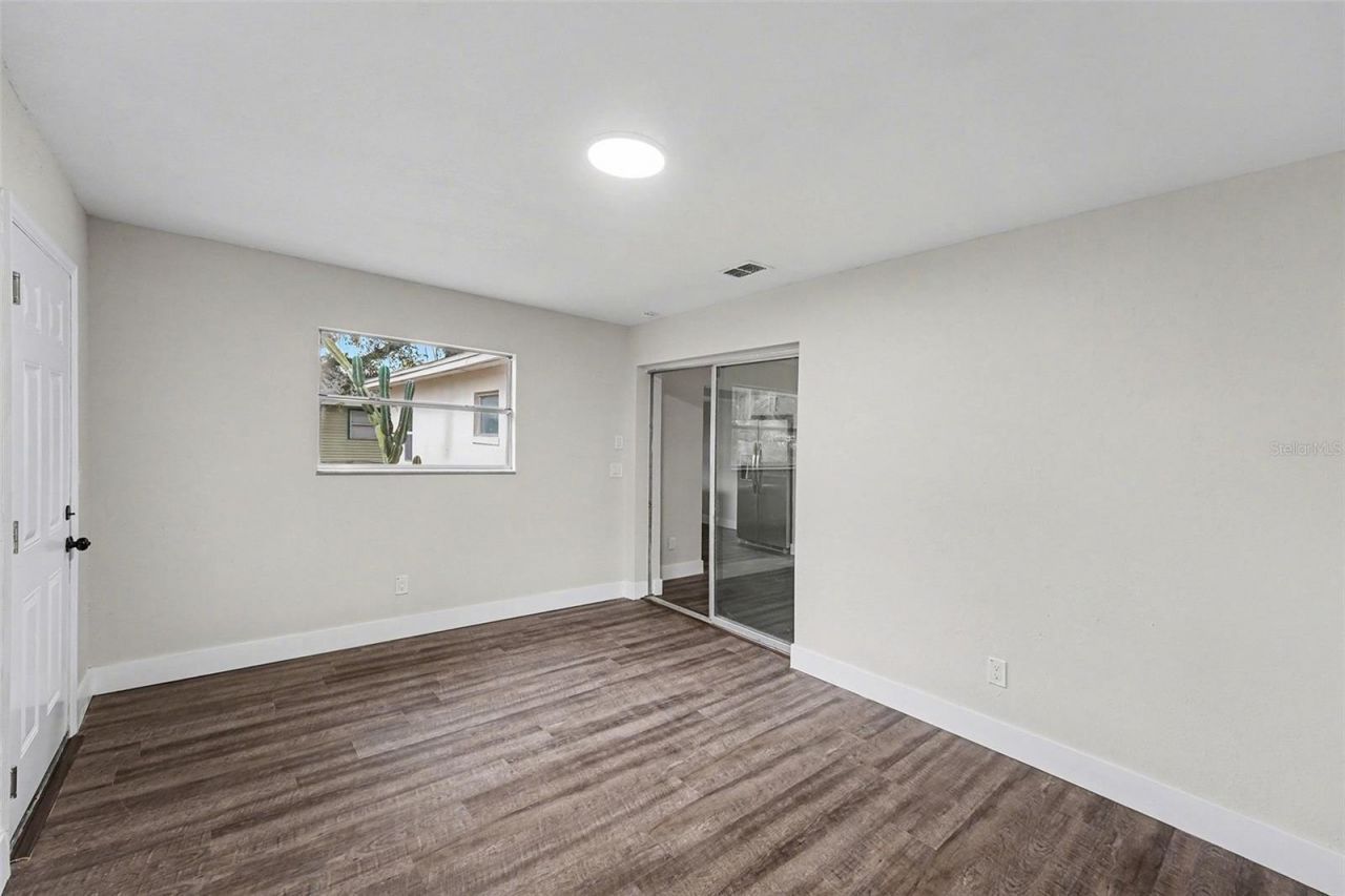 2560 Queensboro Avenue S, Saint Petersburg, FL 33712 Photo