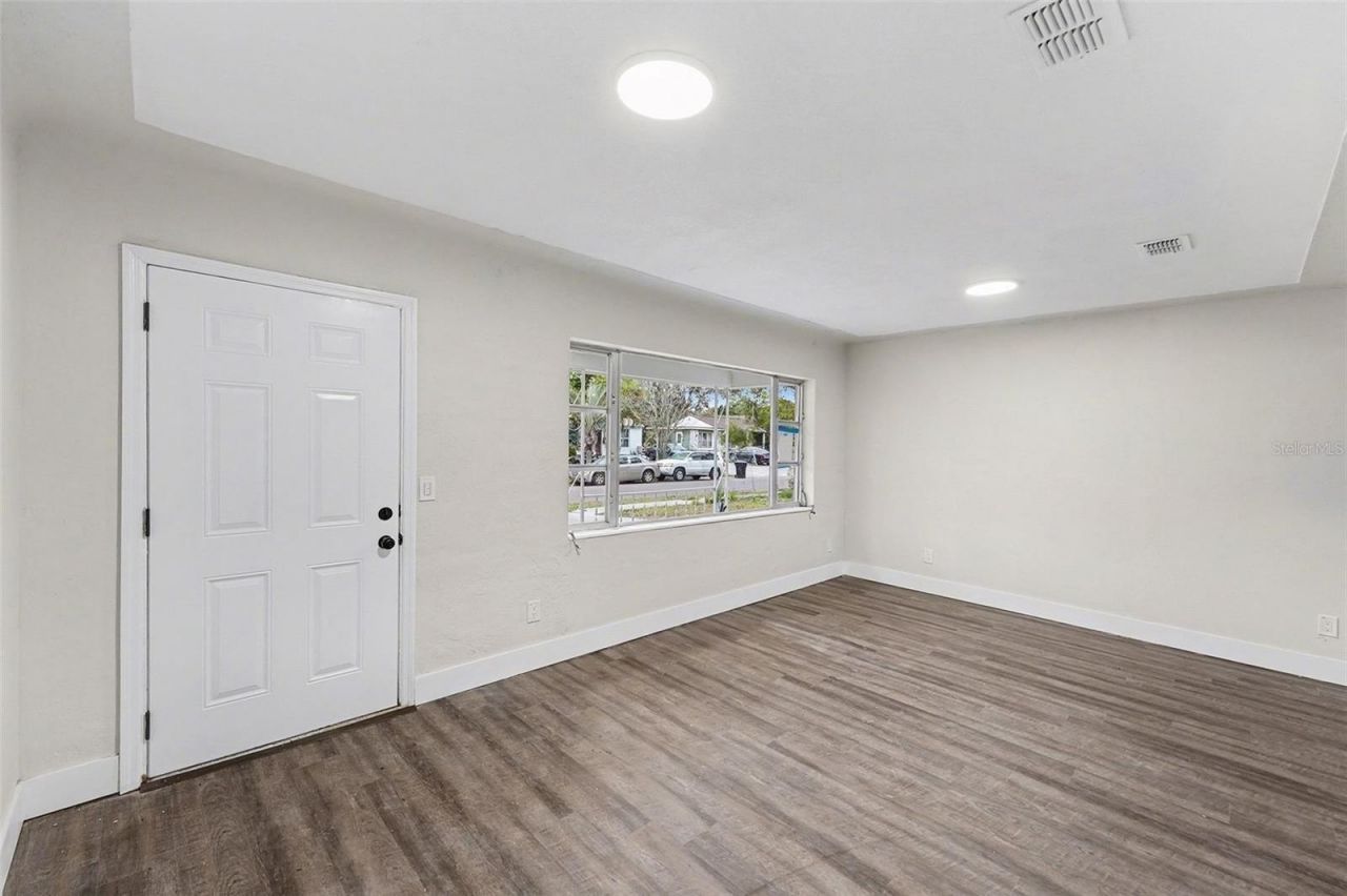 2560 Queensboro Avenue S, Saint Petersburg, FL 33712 Photo