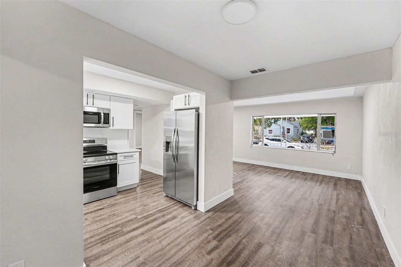 2560 Queensboro Avenue S, Saint Petersburg, FL 33712 Photo