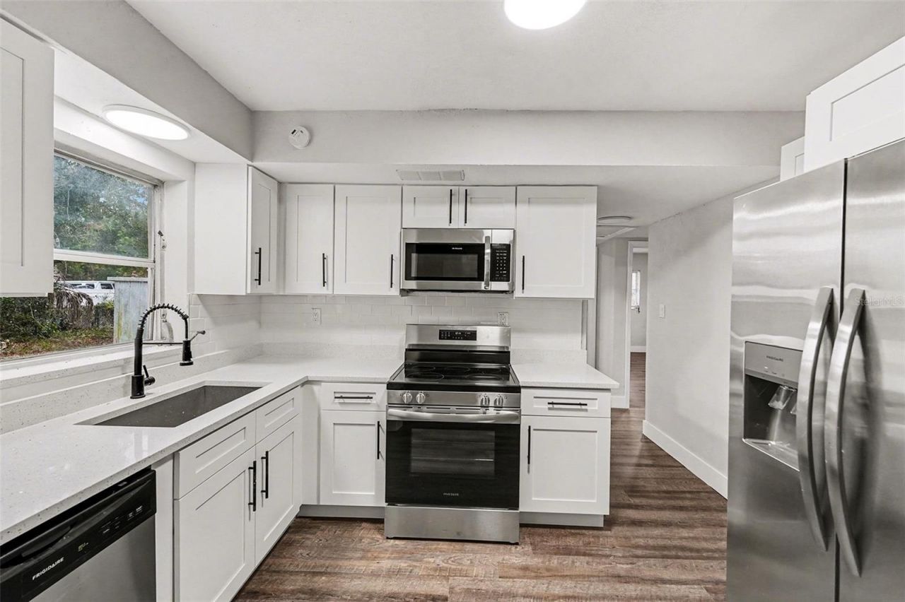 2560 Queensboro Avenue S, Saint Petersburg, FL 33712 Photo