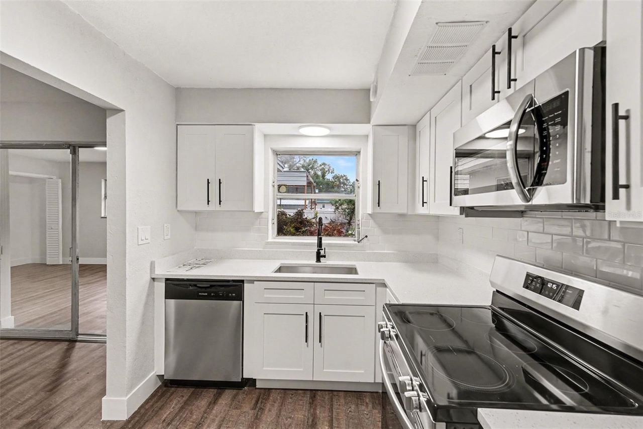 2560 Queensboro Avenue S, Saint Petersburg, FL 33712 Photo