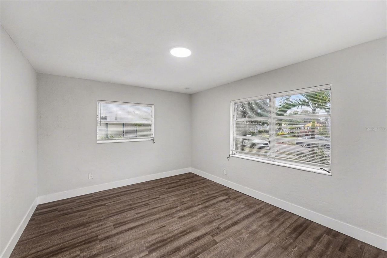 2560 Queensboro Avenue S, Saint Petersburg, FL 33712 Photo