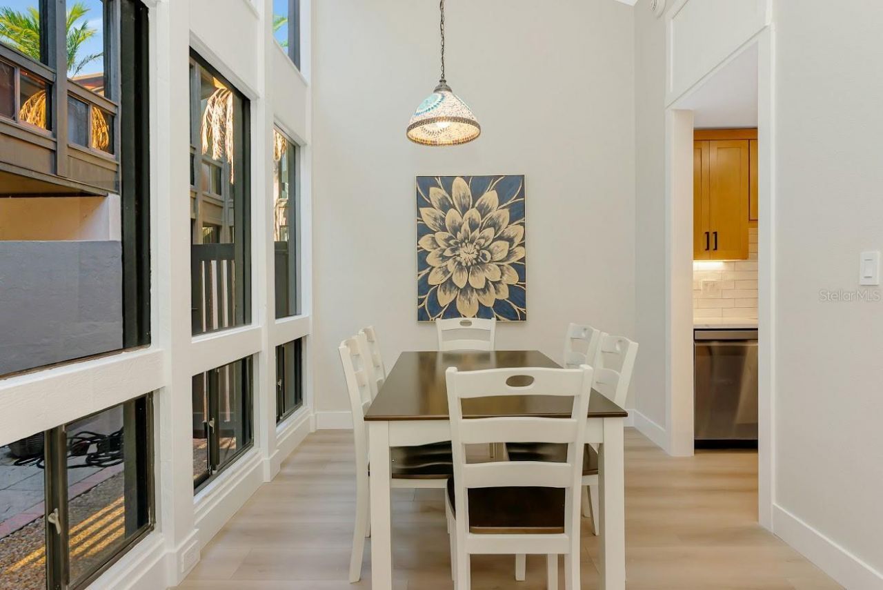 800 S Blvd Of The Presidents, Unit 16, Sarasota, FL 34236 Photo