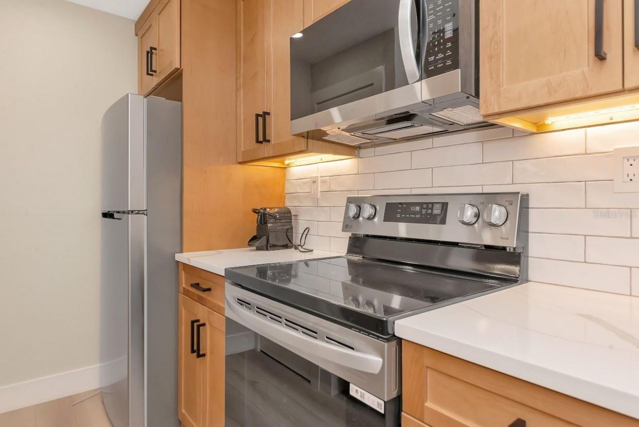 800 S Blvd Of The Presidents, Unit 16, Sarasota, FL 34236 Photo