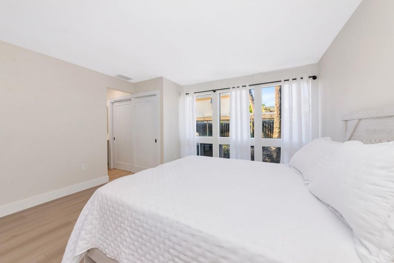 800 S Blvd Of The Presidents, Unit 16, Sarasota, FL 34236 Photo