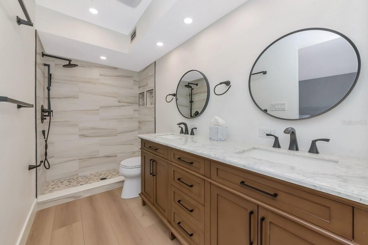 800 S Blvd Of The Presidents, Unit 16, Sarasota, FL 34236 Photo