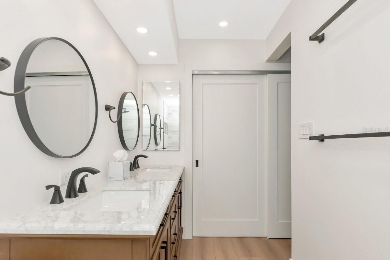 800 S Blvd Of The Presidents, Unit 16, Sarasota, FL 34236 Photo