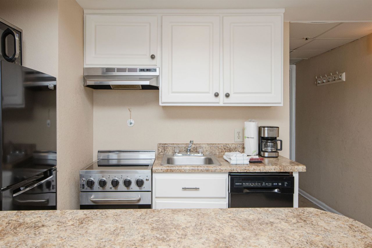 2310 N Ocean Blvd. Photo 11