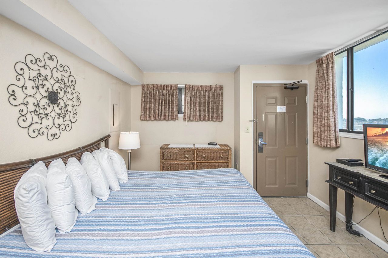 2310 N Ocean Blvd. Photo 14