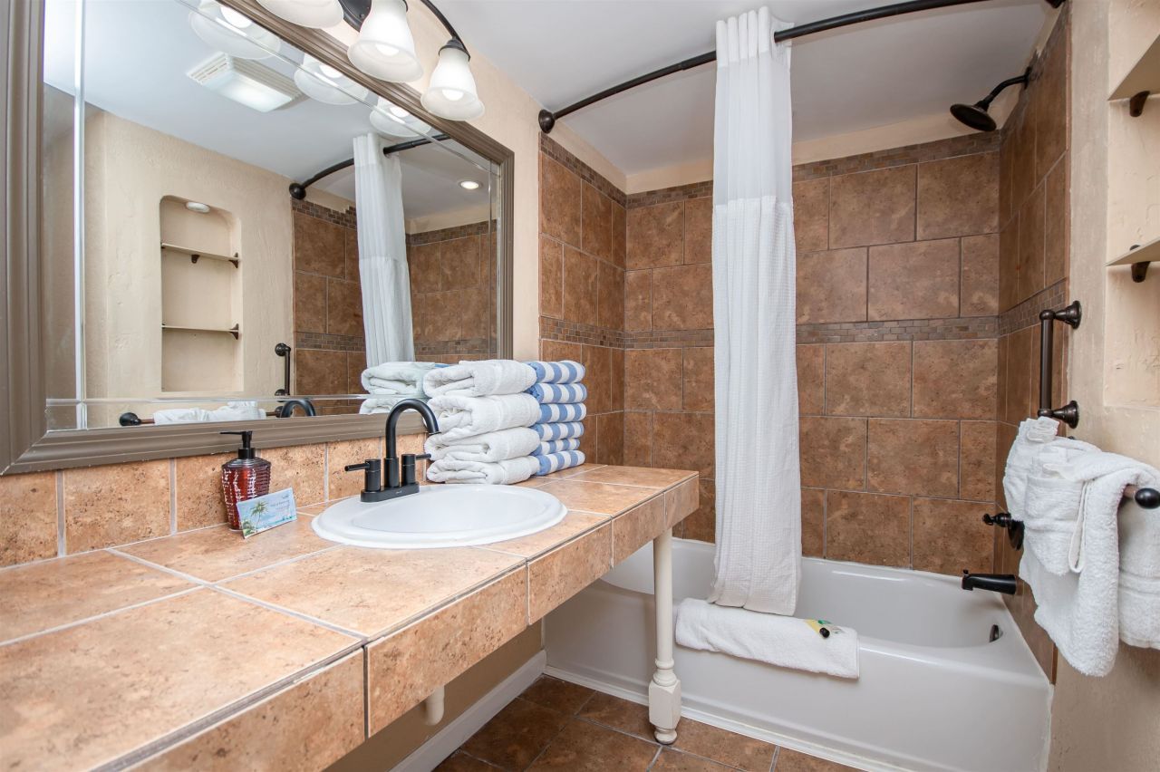 2310 N Ocean Blvd. Photo 17