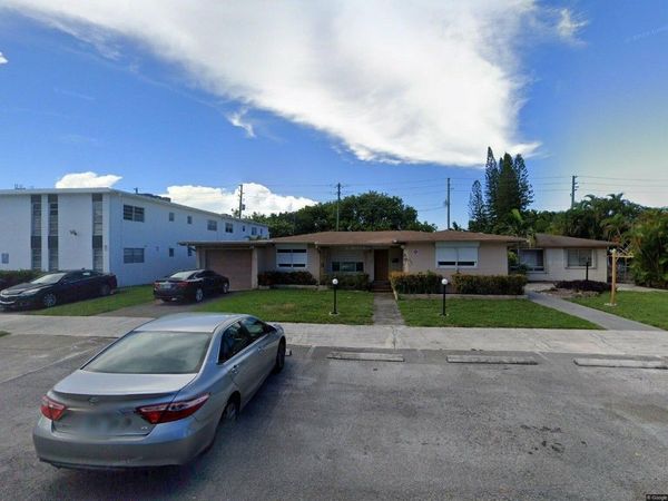 707 NE 10th Street, Unit 3, Hallandale Beach, FL 33009