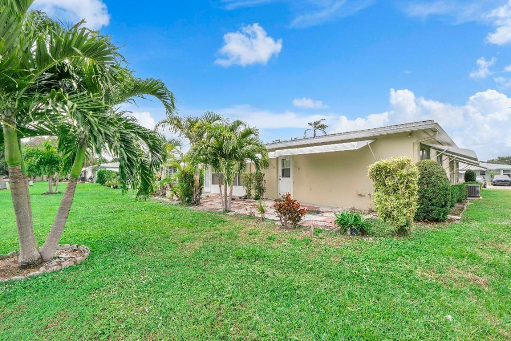 212 High Point Terrace W, Unit A, Delray Beach, FL 33445 Photo