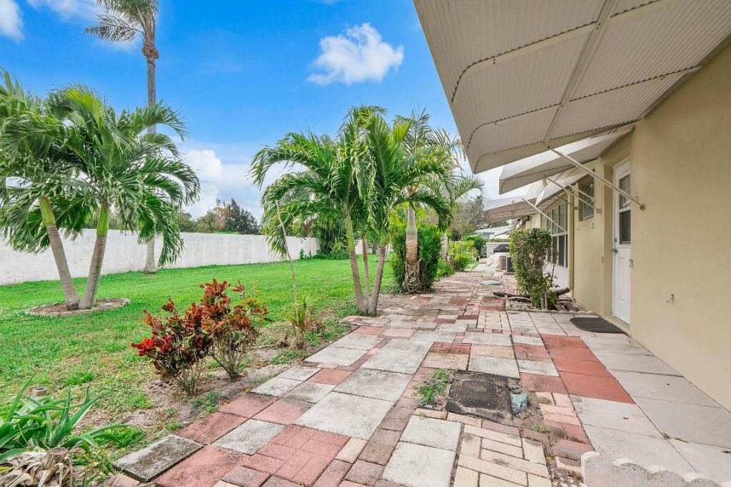 212 High Point Terrace W, Unit A, Delray Beach, FL 33445 Photo