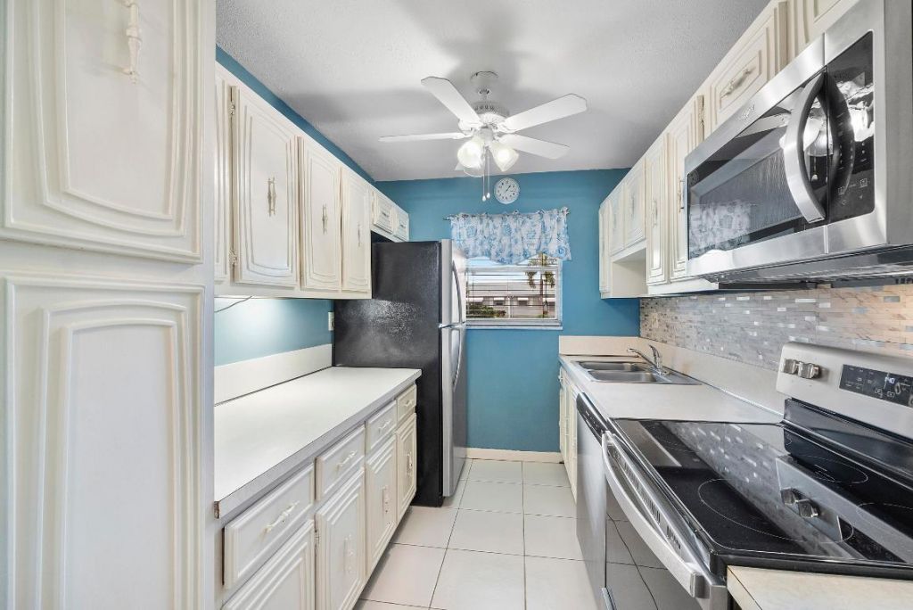 212 High Point Terrace W, Unit A, Delray Beach, FL 33445 Photo