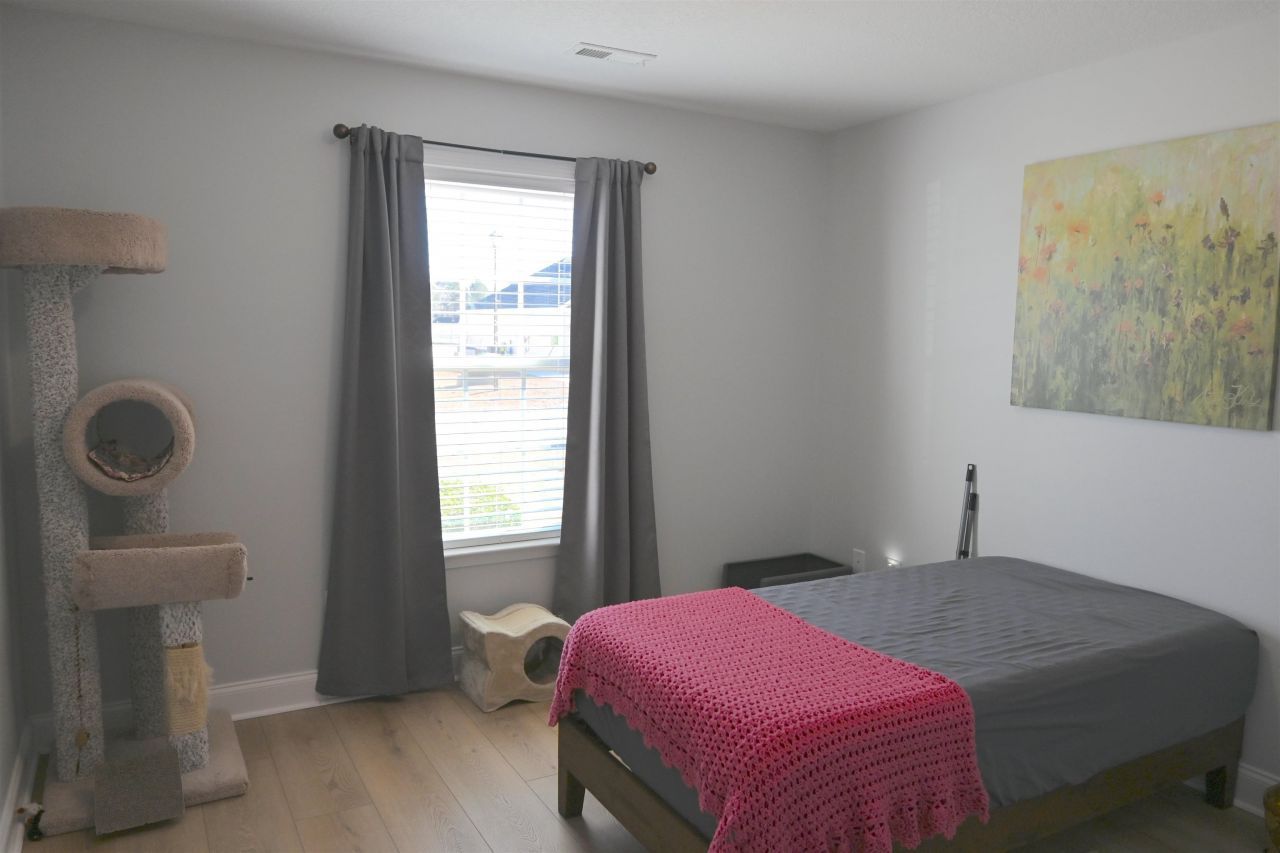 233 Macarthur Dr. Photo 19