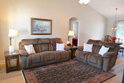 233 Macarthur Dr. photo 4