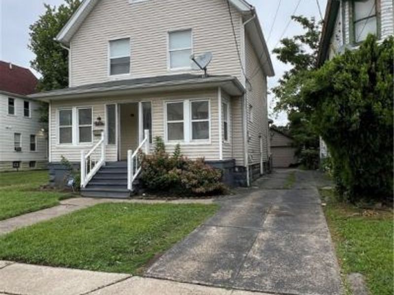8801 Beckman Avenue, Cleveland, OH 44104 Photo 2