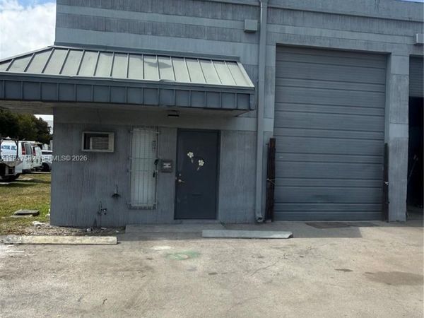 8181 NW 91st Ter , Medley, FL 33166