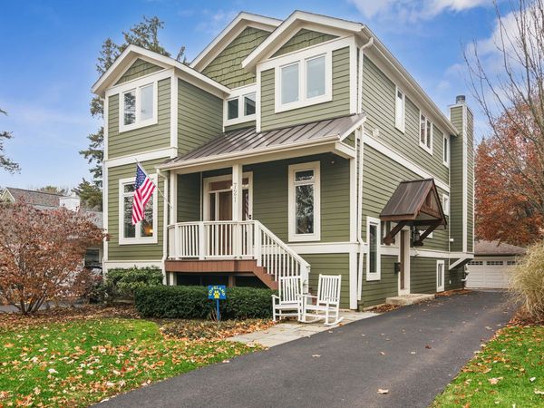 721 Meadow Lane, Libertyville, IL 60048