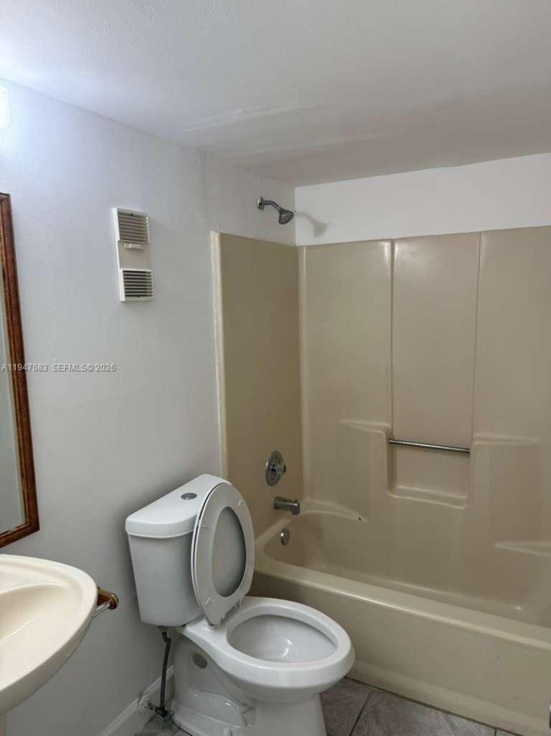 8710 N Sherman Cir, Unit 304, Miramar, FL 33025 Photo