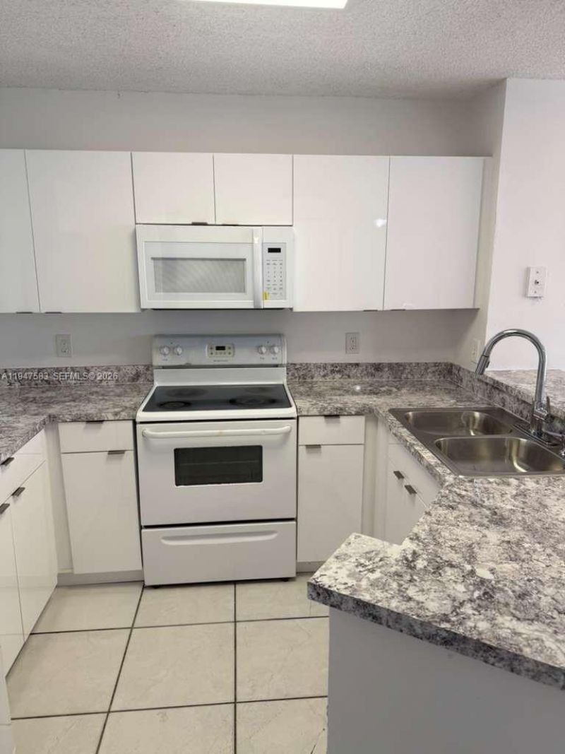 8710 N Sherman Cir, Unit 304, Miramar, FL 33025 Photo