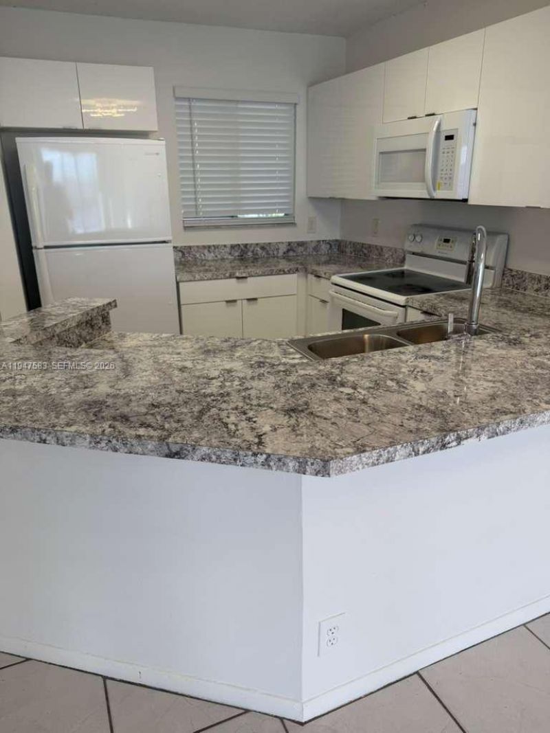 8710 N Sherman Cir, Unit 304, Miramar, FL 33025 Photo