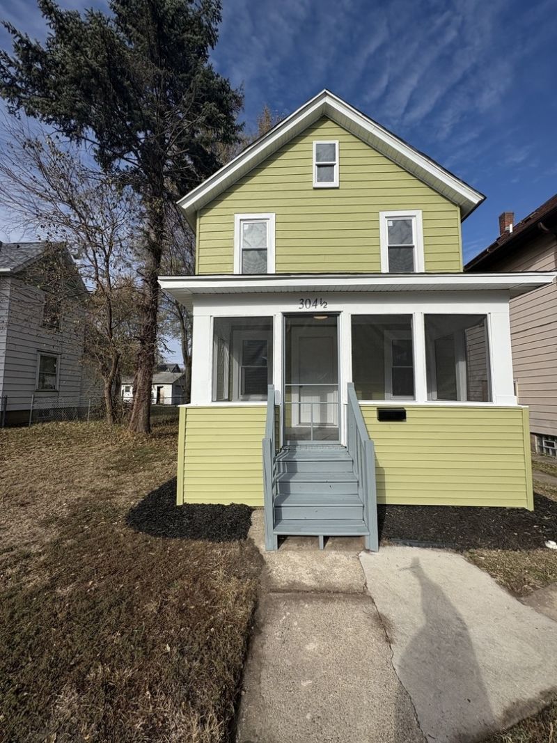 304 1/2 W 7th Street, Sterling, IL 61081 Main Photo